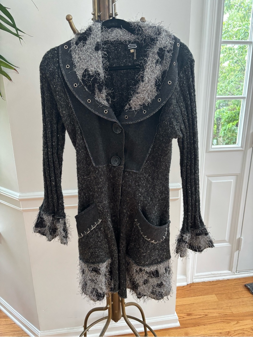 Sioni Funky Style Black & Gray multi texture long cardigan